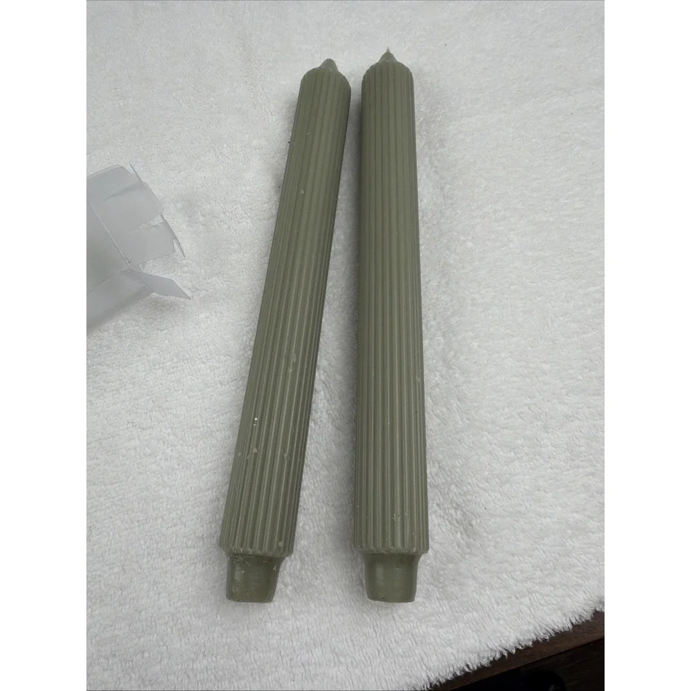 2 Root Gentry Ribbed Candles - 1.25 X 12